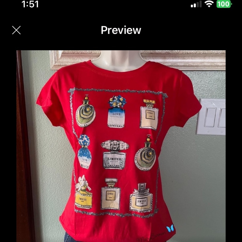NWT Vinizbena Red Graphic T-Shirt with Perfume Bottle Design made in Italy